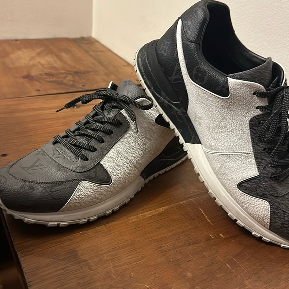 Louis Vuitton men’s sneakers - Picture 1 of 5